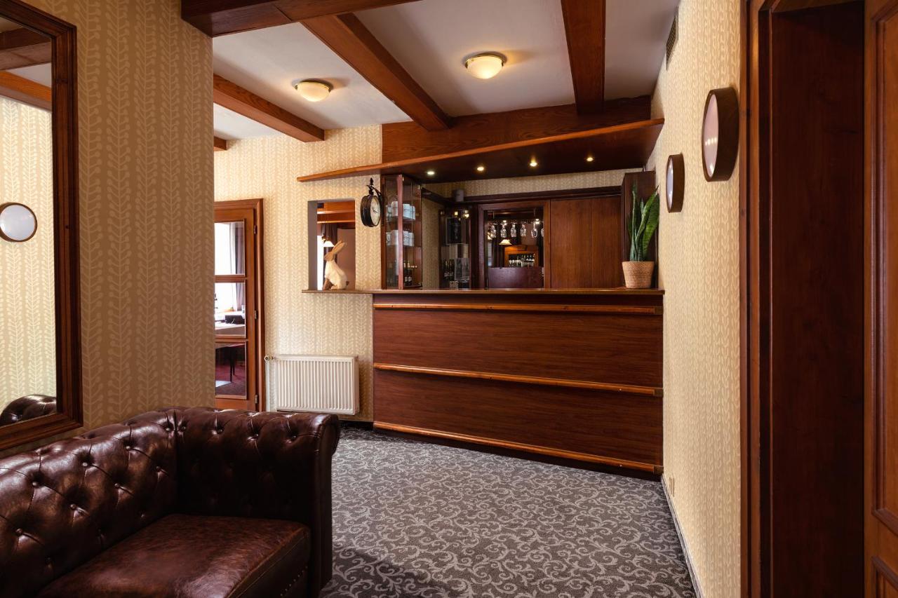 Prague Hotel Carl Inn Restaurant & Free Parking Екстер'єр фото
